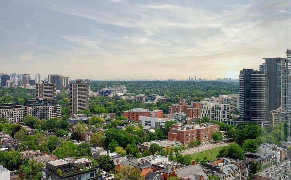 Luxury 2-Bedroom Apartment In Yorkville With The Best City View In Downtown Торонто Екстер'єр фото